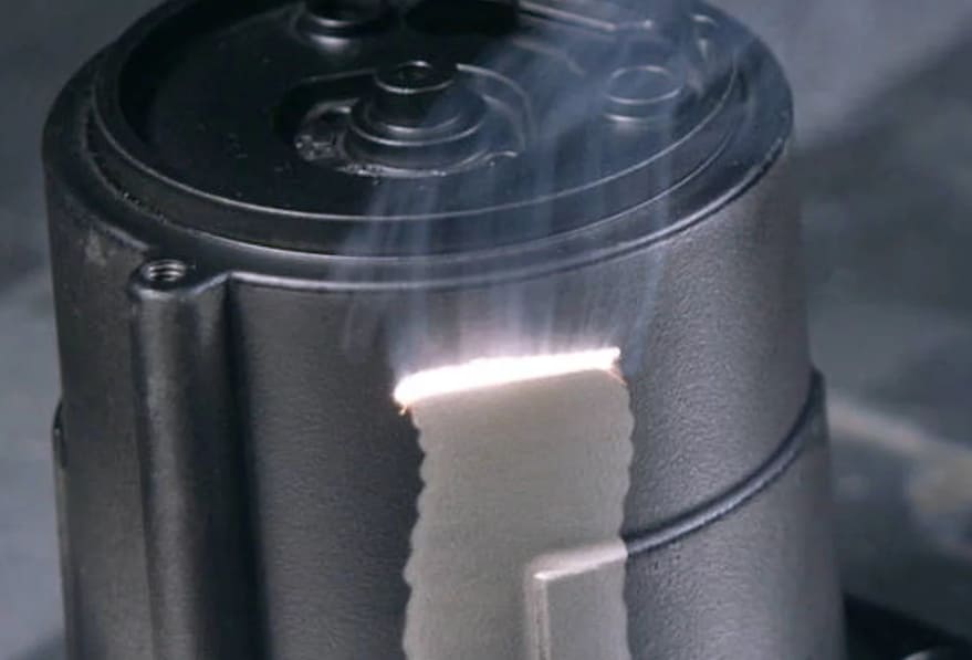Laser cleaning machine is cleaning paint from metal