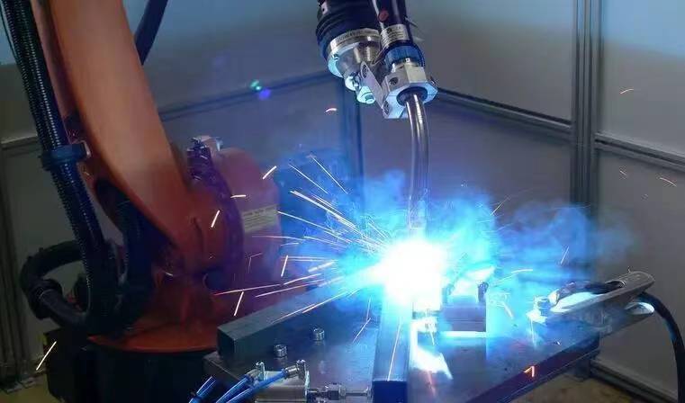 robot-laser-welding-laser-Riselaser