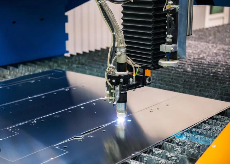 Laser cutting machine normally cuts aluminum sheet