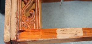 Pulsed laser cleaning machine for cleaning paint on wooden furniture